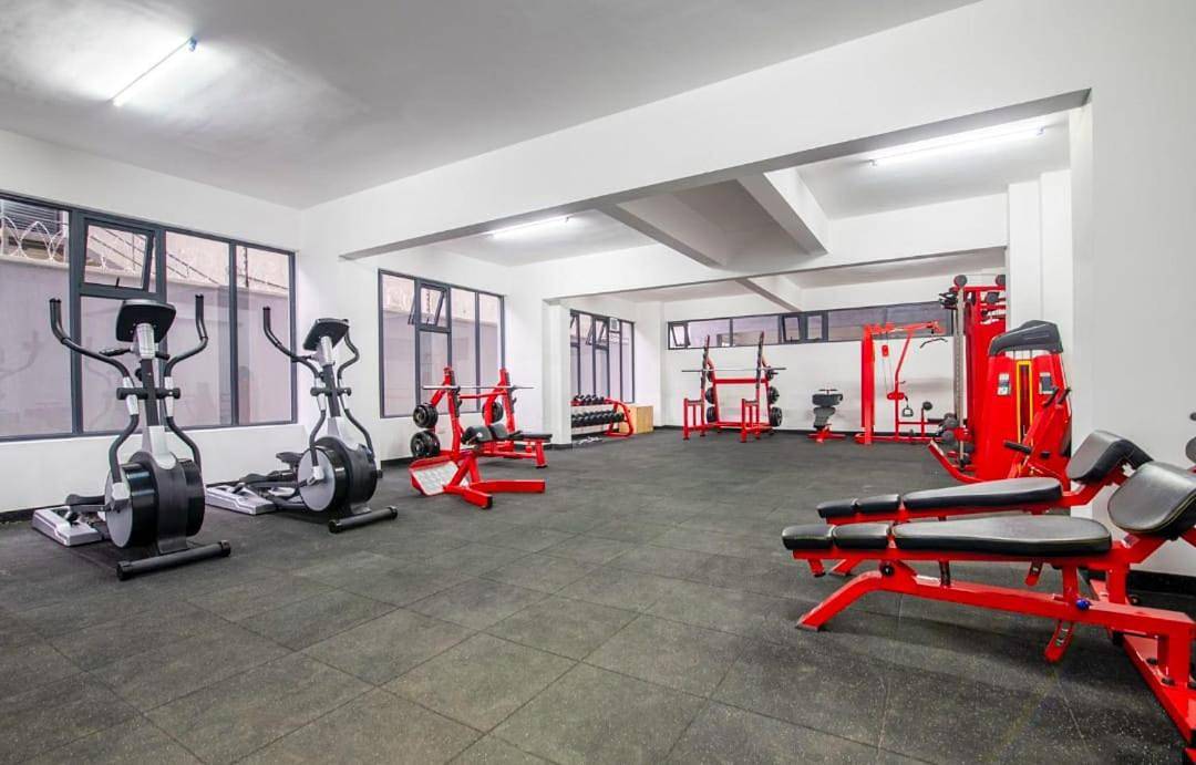 Entire apartment, Classy executive one bedroom apartment with amazing breathtaking city views ,child playground, swimming pool and fully equipped gym in Nairobi, Kenya