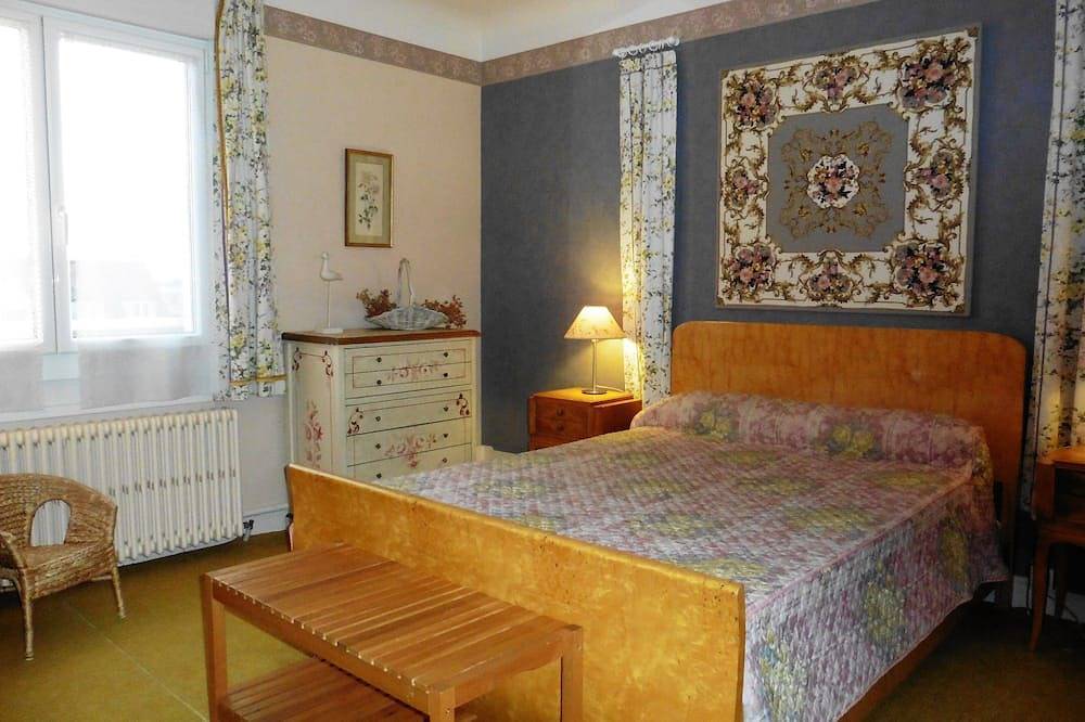 Près de Paris/Disney. Espace, Charme, Confort, Détente. Campagne. Wifi. in Saints, Seine-et-Marne