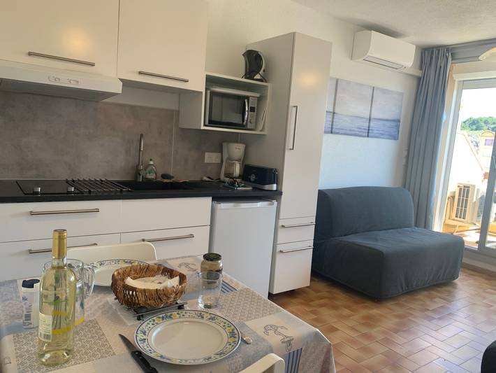 Gîte pour 2 personnes, avec terrasse et piscine, animaux acceptés dans Office De Tourisme De Gruissan - 3