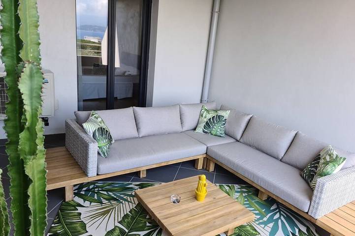 Appartement entier, Magnifique T2 en parahotelier  avec terrasse de 23m2  exposée sud vue mer in Ajaccio, Golfe D'Ajaccio