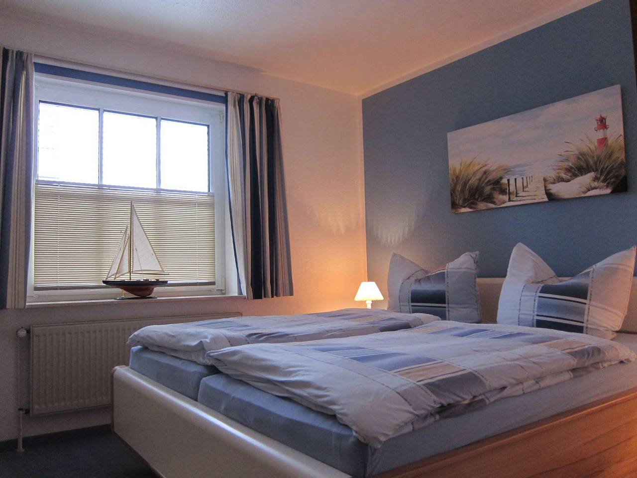 Entire apartment, Holiday apartment for 4 people with garden in Wyk auf Föhr (City), Wyk auf Föhr