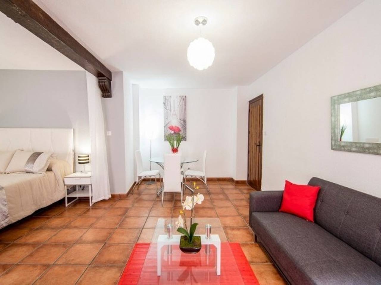 Appartement entier, Studio élégant au cœur de Grenade, idéal pour 4 personnes in Realejo-San Matías, Grenade