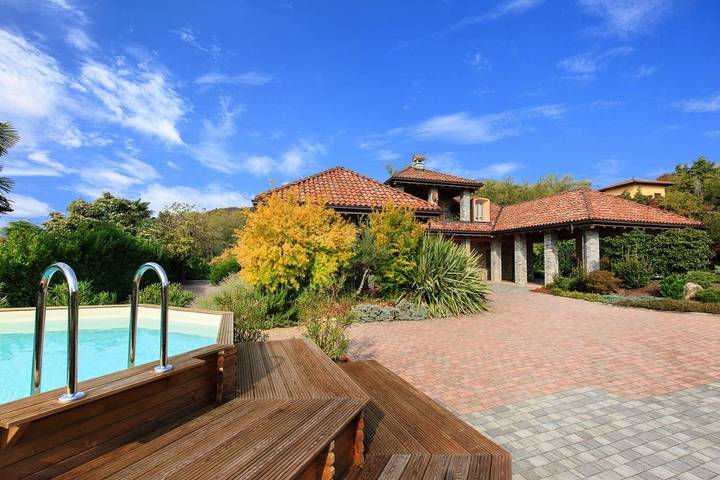Villa pour 8 personnes, avec jardin et jacuzzi ainsi que sauna et piscine à Comune di Verbania - 4