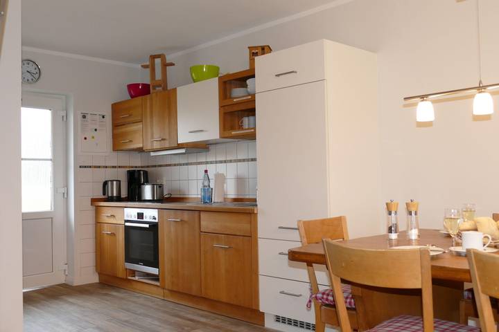 Ferienhaus für 6 Personen, mit Terrasse und Garten auf Hiddensee - 2