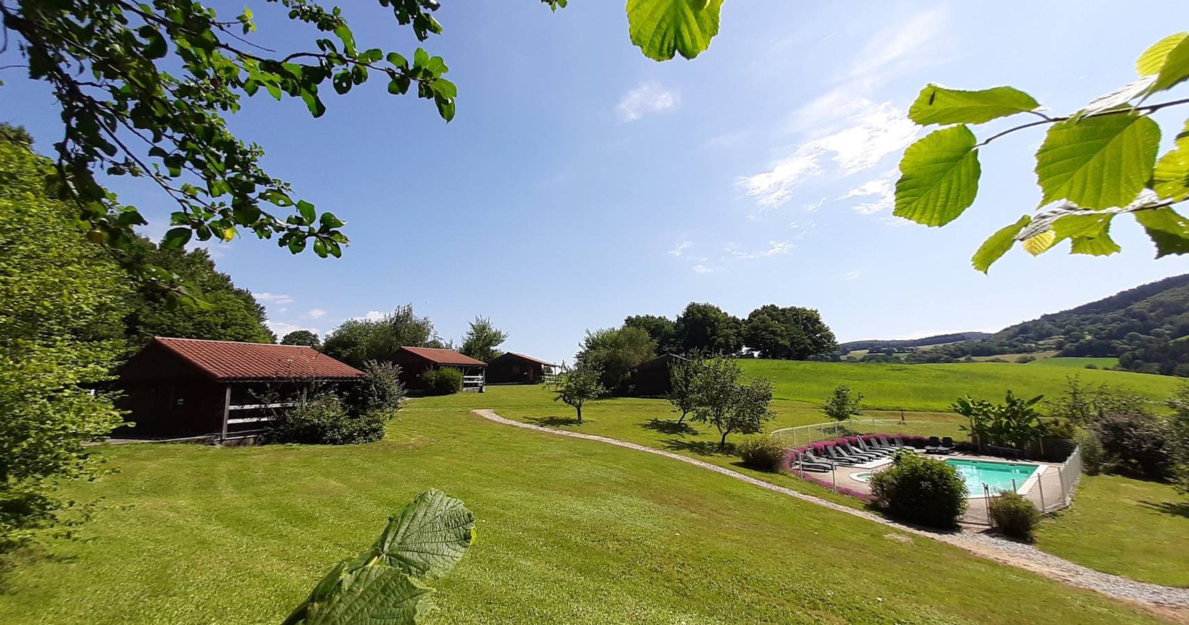 La Bergeronnette - Gîtes dans la Prairie in Junhac, Région d'Aurillac