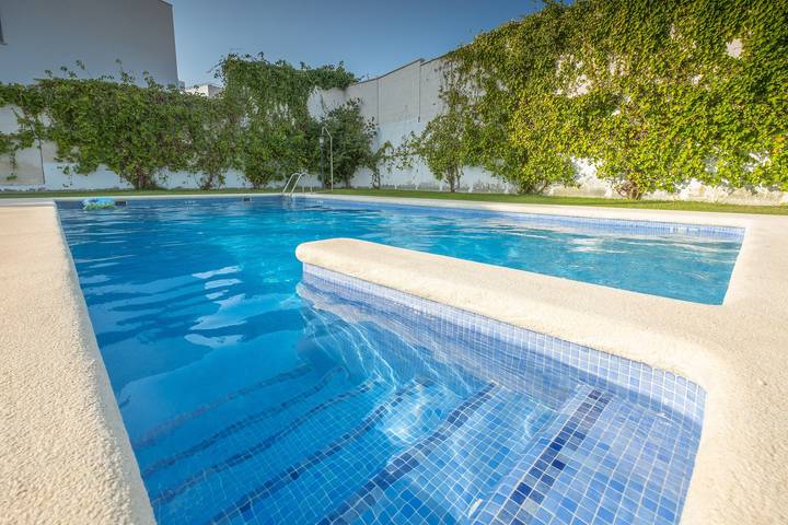 Ganze Wohnung, Moderne Ferienwohnung mit Pool, WIFI & Garage - Casa Grullo in Conil de la Frontera, Costa de la Luz