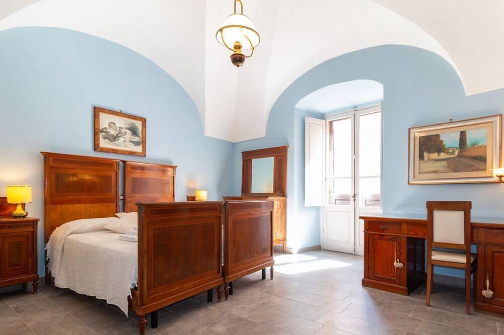 Ganze Wohnung, Dieses Apartment befindet sich im historischen Zentrum von Bosa, in der Via Cugia, und ist Teil der Residenze Deriu, einem elegant renovierten historischen Gebäude mit insgesamt sechs Wohneinheiten. Die zentrale Lage ermöglicht es Ihnen, das authentisc in Bosa, Planargia