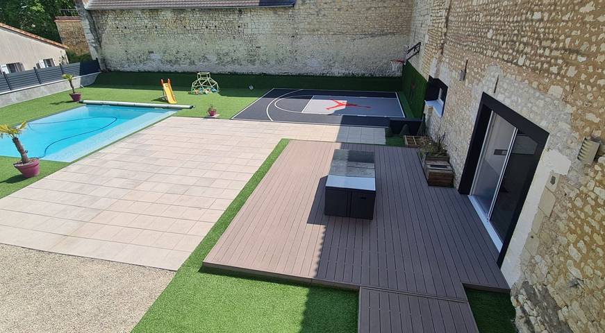 Location de vacances pour 10 personnes, avec Terrasse et Jardin ainsi que Piscine et Sauna à Loudun