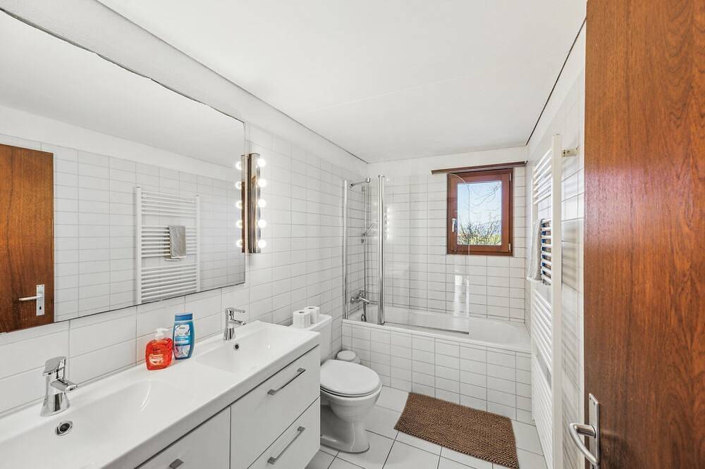Luxuriöses Chalet mit atemberaubender Aussicht auf das Berner Oberland in Aeschiried, Aeschi bei Spiez