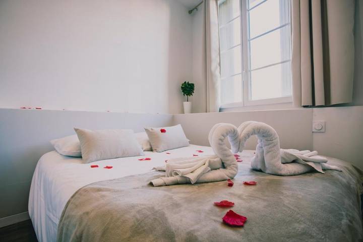 Gîte pour 2 personnes, avec jacuzzi et terrasse dans Gare De Toulon - 3