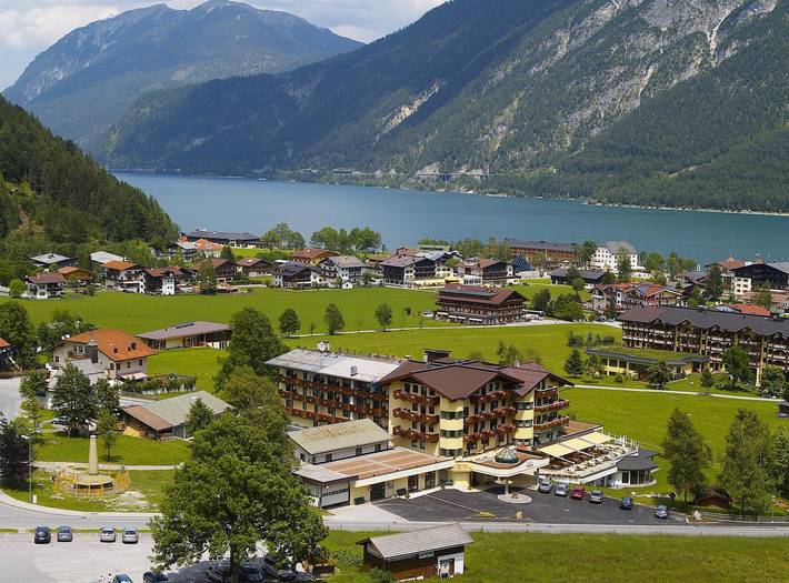 Hotel für 4 Personen, mit Sauna und Pool sowie Garten und Seeblick, mit Haustier in Eben am Achensee