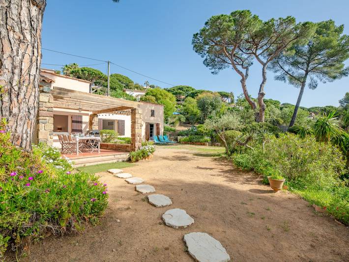 Location de vacances pour 6 personnes, avec jardin et terrasse dans Plage de la Garonnette - 3