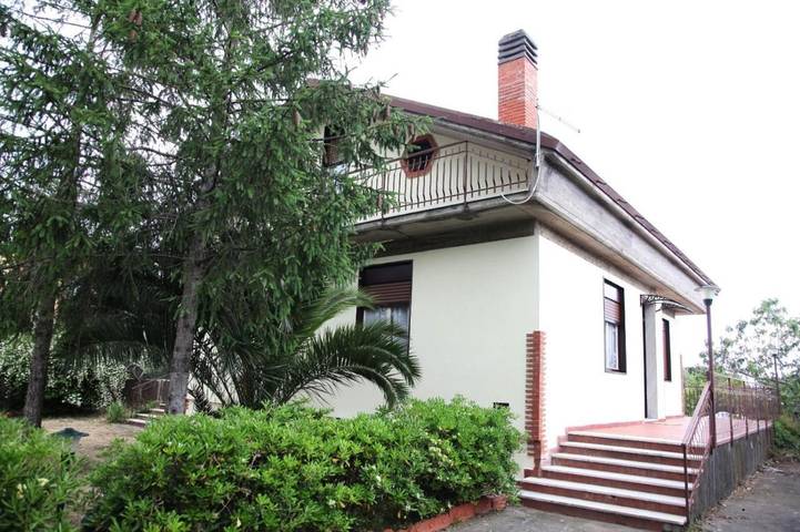 Location de vacances pour 10 personnes, avec vue et jardin, adapté aux familles à Nicolosi - 3