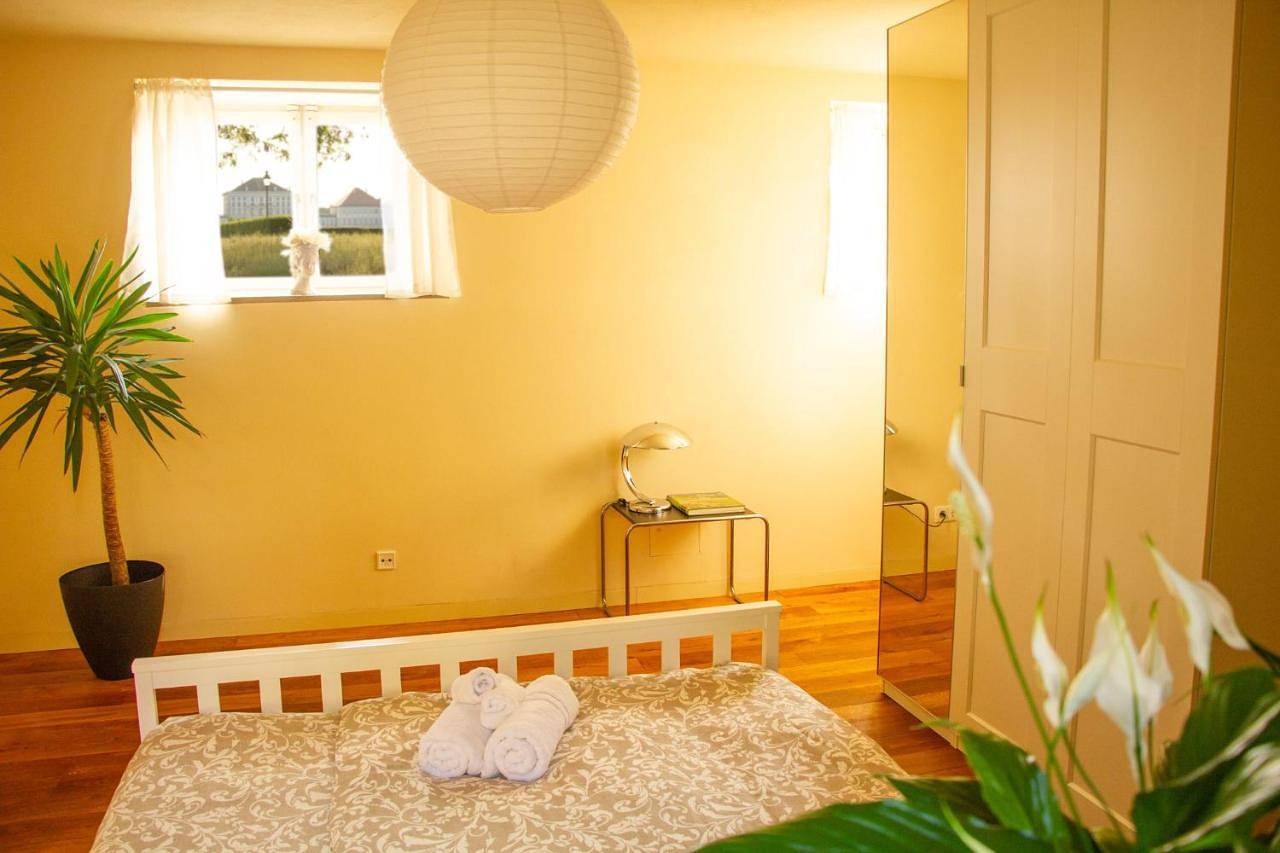 Two-Bedroom Apartment with View in Nymphenburg, München