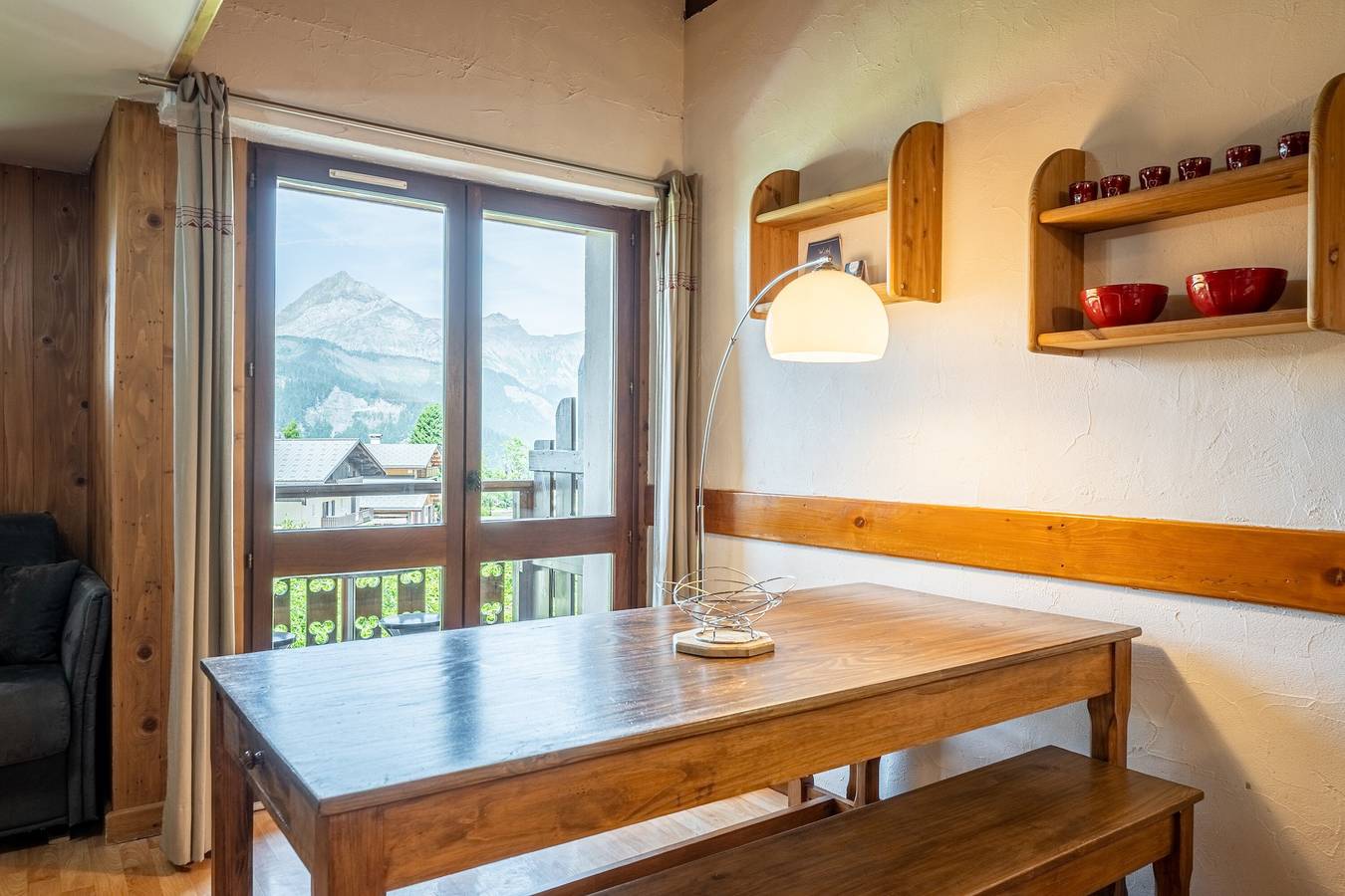 Appartement entier, Appartement "Les Aravis" avec vue sur les montagnes, jardin partagé et Wi-Fi in Cohennoz, Région d'Albertville