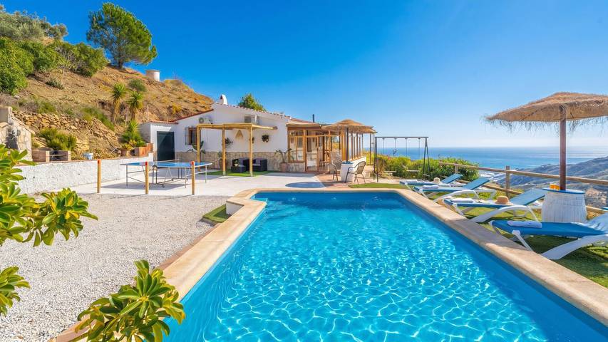 Villa voor 4 personen, met Balkon/Terras en Zwembad in Cómpeta