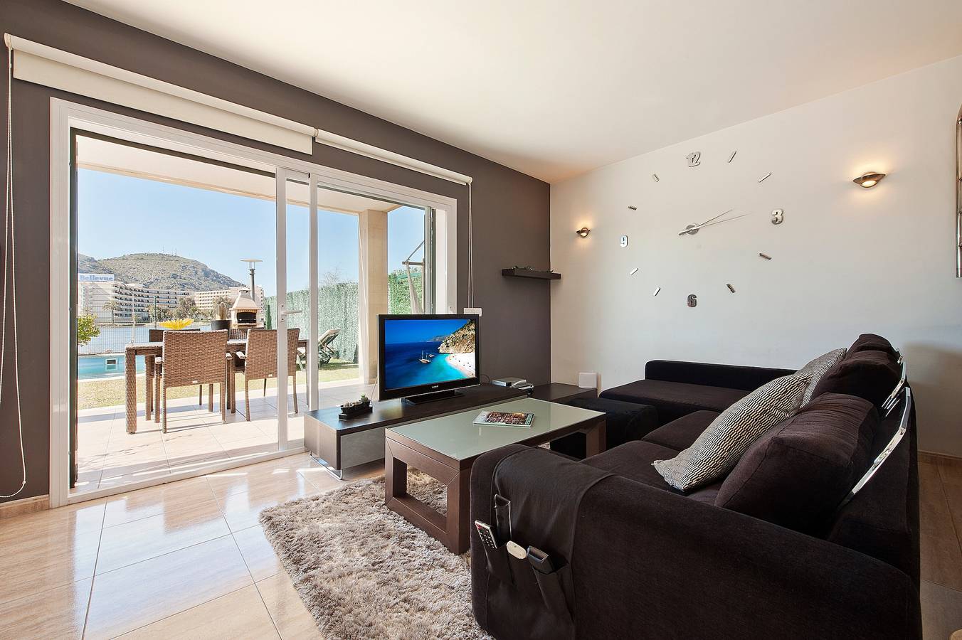 Villa 'Syrah' con vistas al lago, Wi-Fi y aire acondicionado in Playa de Alcúdia, Alcúdia