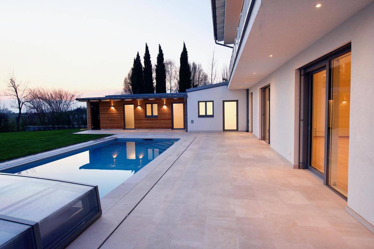 Villa 60, luxuriöse Villa mit Pool, Sauna und großem Garten in Gols, Neusiedlersee-Hügelland