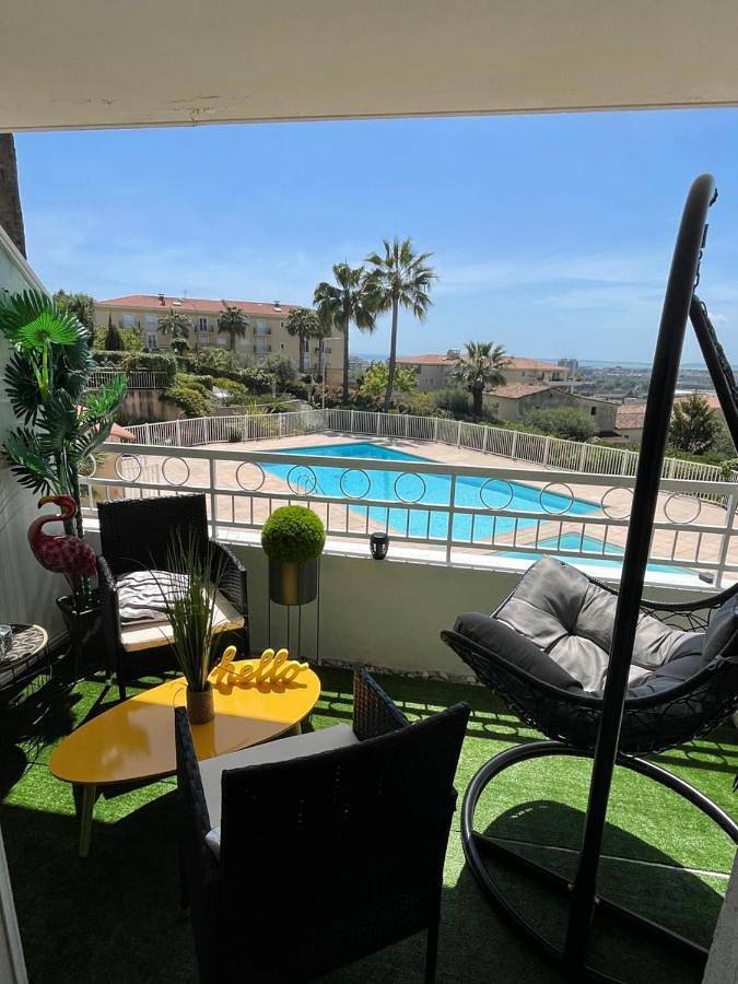 Ferienwohnung für 2 Personen, mit Ausblick und Pool sowie Terrasse - 1