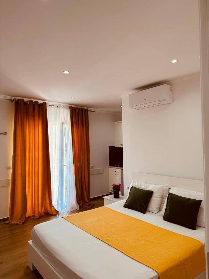 Apartament wakacyjny dla 4 osób, z widok i ogród, Dla rodziny w Ksamil