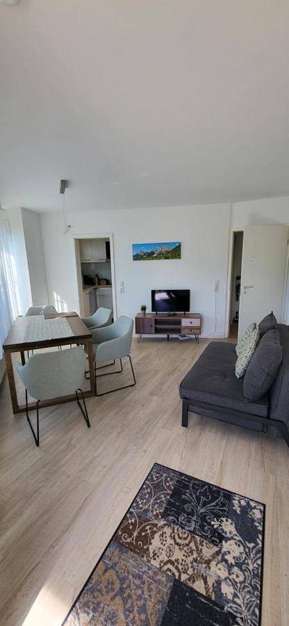 Appartement entier, Sonnige Ferienwohnung in Traumlage in Winnenden, Arrondissement de Rems-Murr