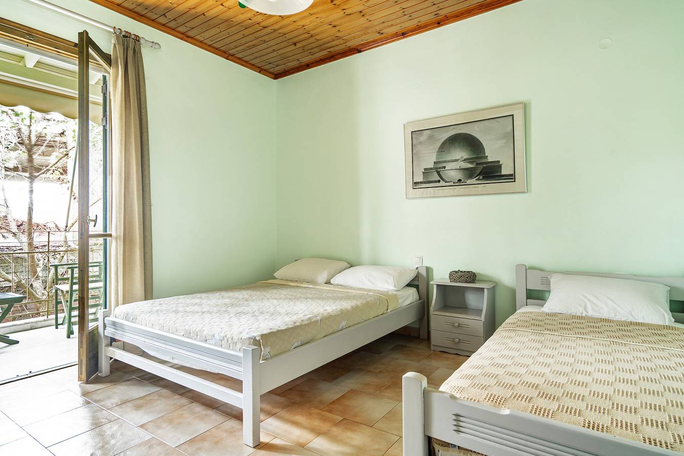 Entire studio, Studio Apartment 'Old Boat Double Studio 8' with Sea View, Wi-Fi and Air Conditioning in Nikiana, Alexandros