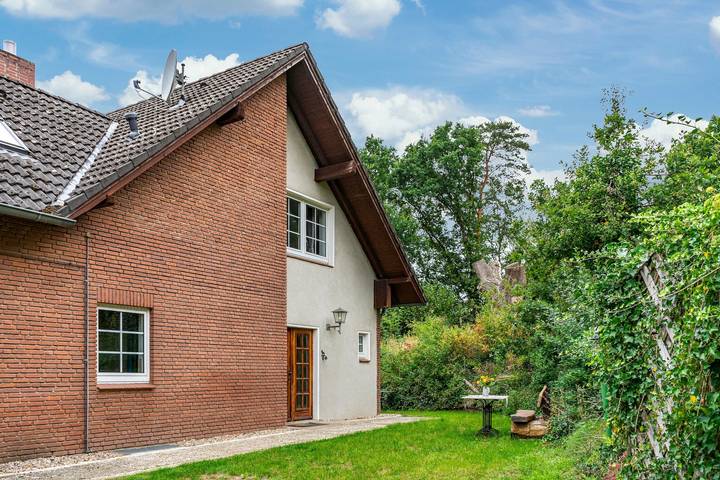 Apartment 'Jagdhaus An Der Nemitzer Heide' with Wi-Fi in Prezelle, Landkreis Lüchow-Dannenberg