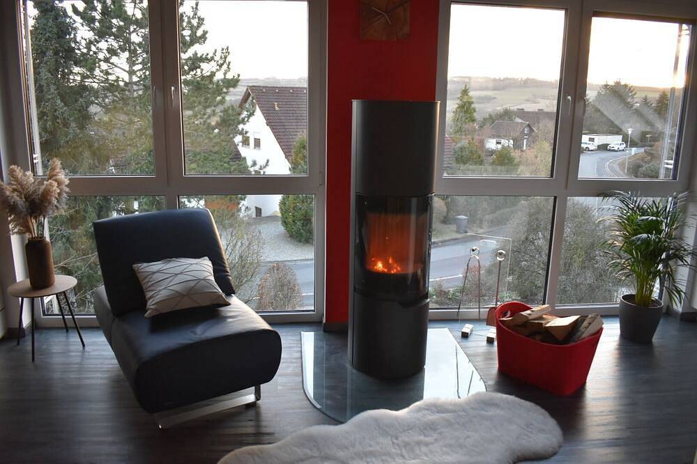 Ganze Wohnung, Mittelpunkt Fichtelgebirge, Fränkische Schweiz, Frankenwald in Himmelkron, Oberes Maintal - Coburger Land