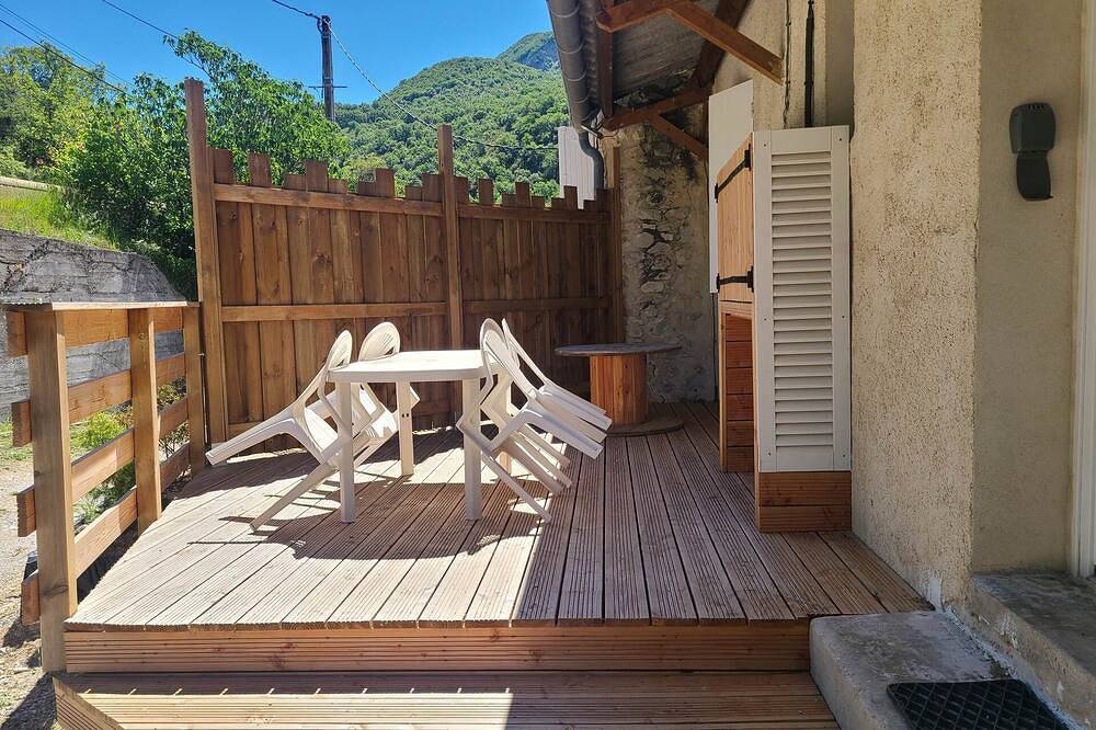 Entire apartment, Gîte 6 à proximité de Montbrun Les Bains. Superficie : 42 mètre carré in Montbrun-les-Bains, Nyons region