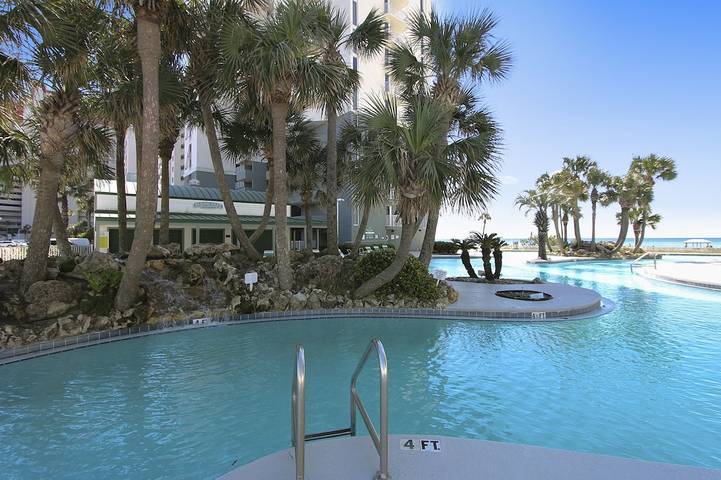Vacation apartment for 8 people, with pool and balcony as well as hot tub the Florida Panhandle