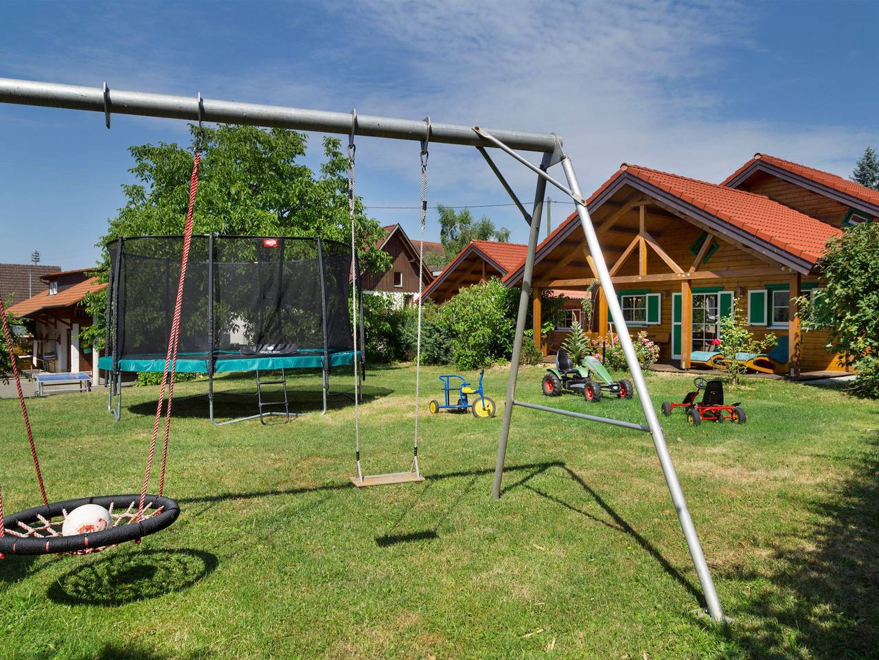 Ganze Ferienwohnung, Ferienhof Schwehr - Landhaus Tom, 110 qm, 3 Schlafzimmer, überdachte Terrasse, max. 8 Personen in Salem, Region Bodensee-Oberschwaben