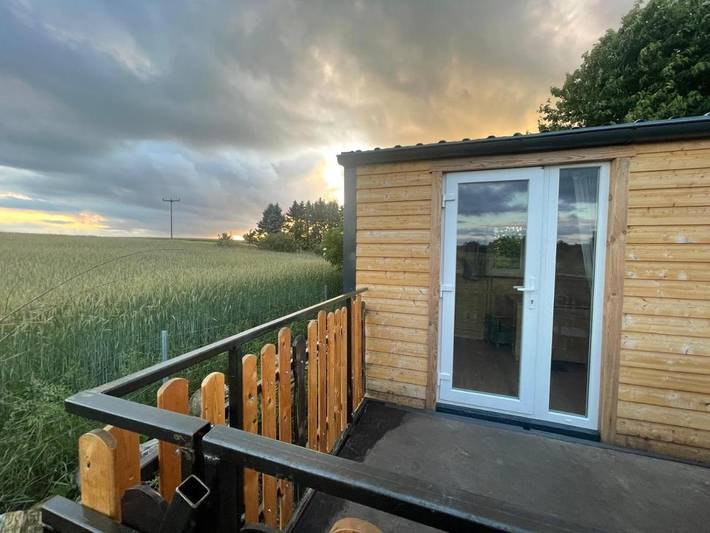 Camping für 4 Personen, mit Ausblick und Terrasse sowie Garten, mit Haustier in Sachsen - 2