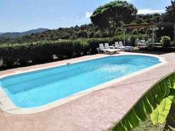 Gîte pour 8 personnes, avec piscine et jardin à Caixas