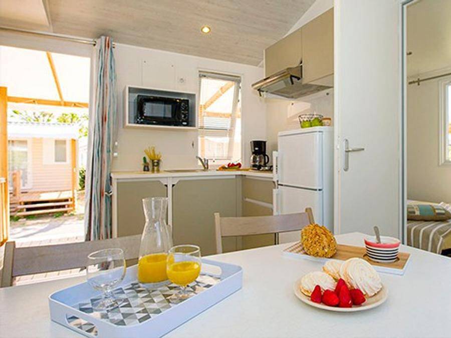 Tour Opérateur sur Vakantiepark de Bergen - Mobilhome 4 personas - Mobil-home | Confort | 2 Dormitorios | 4 Pers. | Terraza elevada in Sint Anthonis, Brabante Septentrional