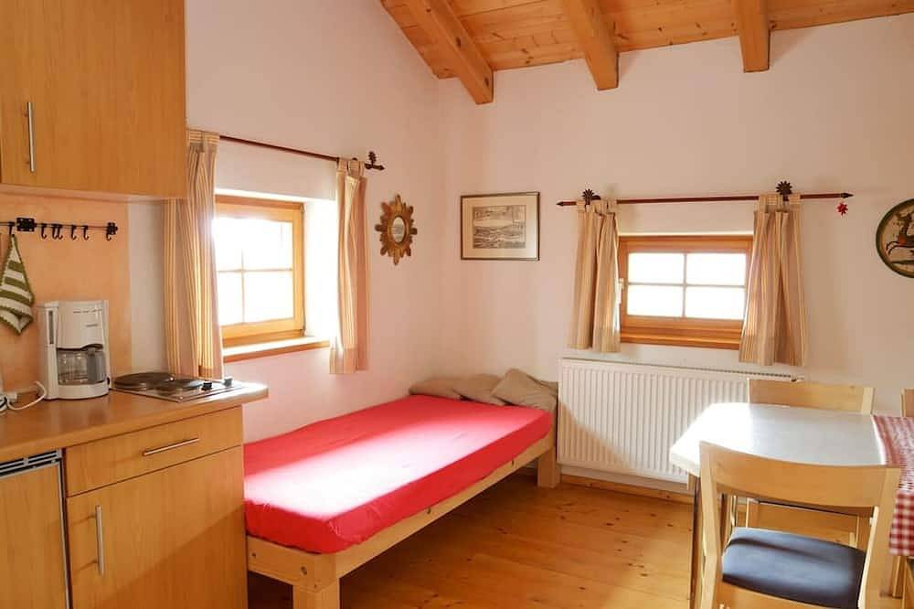 Ganze Wohnung, Ferienwohnung am Waldrand für 4 Personen mit Balkon, 50 m² in Edling, Landkreis Rosenheim