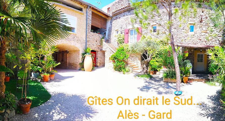 Gîte pour 18 personnes, avec jardin ainsi que jacuzzi et terrasse