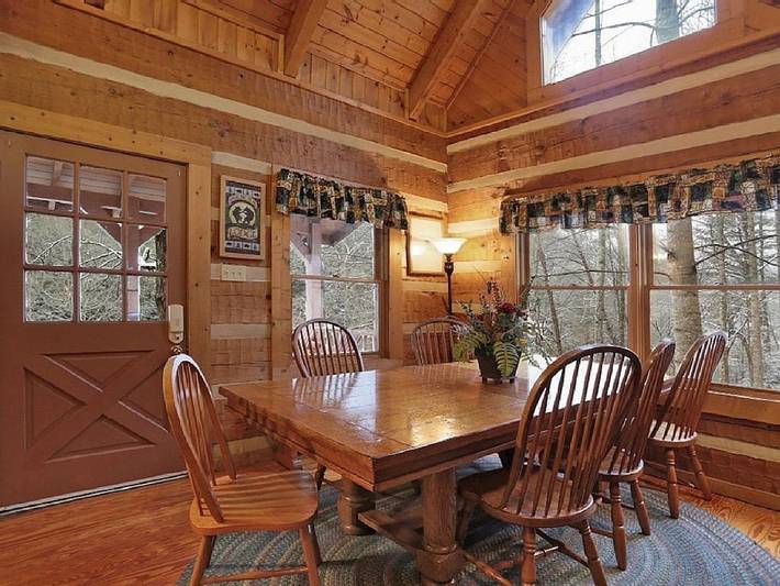 Vacation rental for 12 people, with hot tub and terrace as well as pool, with pets in Wears Valley