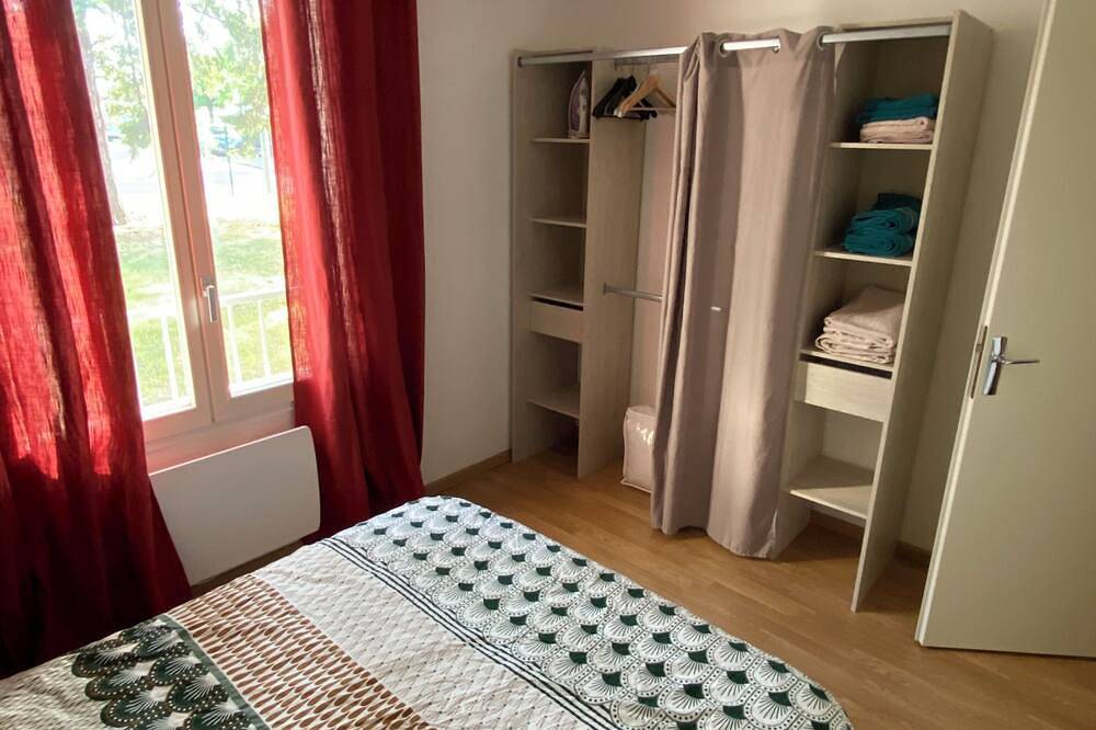 Apartamento entero, Dans une résidence calme en bordure d’un parc.\nappartement T2 spacieux. in Draveil, Essonne