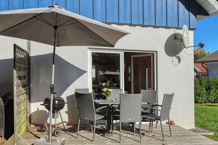 Ferienhaus für 4 Personen, mit Garten und Pool, mit Haustier in Altefähr