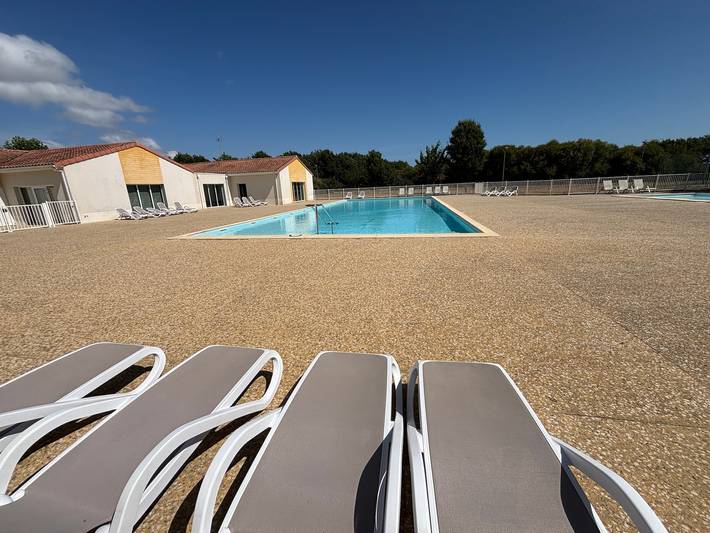 Village vacances pour 6 personnes, avec Terrasse ainsi que Jardin et Piscine en Vendée
