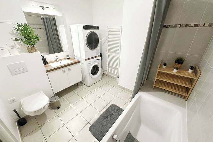 Entire apartment, L'Ensoleillé Levallois – Apartment near metro in Levallois-Perret, Hauts-de-Seine