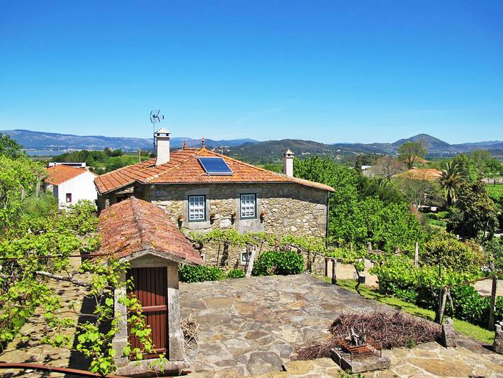Location de vacances pour 6 personnes, avec Balcon et Terrasse ainsi que Jardin et Vue dans Venade