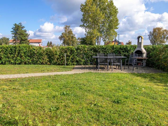 Ferienwohnung für 5 Personen, mit Terrasse und Garten in Freest - 4