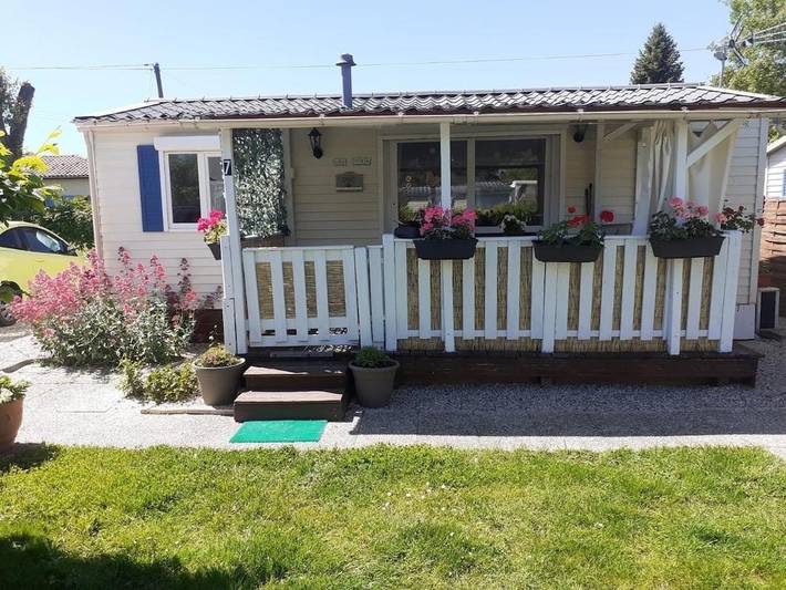 Gîte pour 4 personnes, avec jardin et vue, adapté aux familles à Lougratte