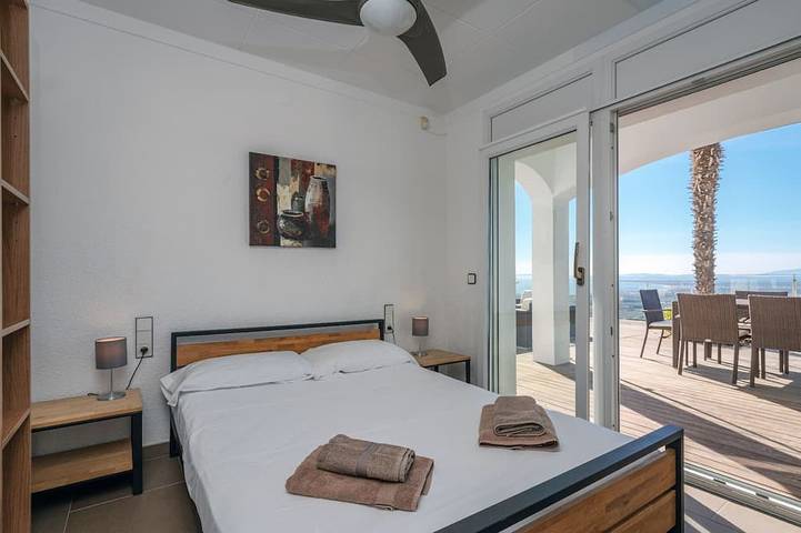 Casa Blanca - Villa exclusiva con piscina infinita, vistas panorámicas in El Mas Fumats, Roses