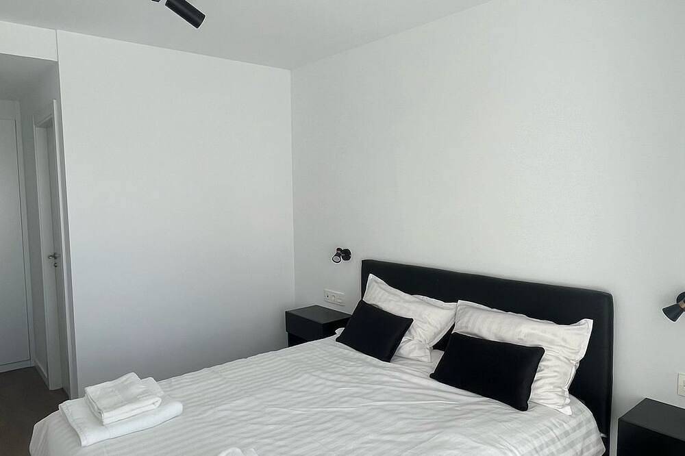 Luxury 2-bedroom villa. swimming-pool and private garden. Wifi. Soria. Adults. in Soria, Soria Province