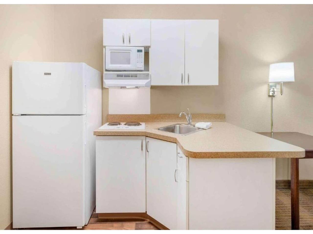 Apartamento entero, 1 Cama Tamaño Queen | Para No Fumadores, Cocina in Lisle, Condado de DuPage