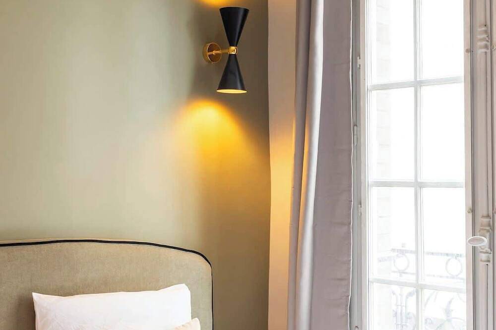 Entire apartment, Simonnot 6 Summary:<br>C in Le Pré-Saint-Gervais, Seine-Saint-Denis