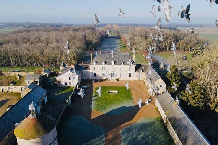 Gîte pour 12 personnes, avec jardin ainsi que terrasse et piscine à La Chapelle-du-Noyer