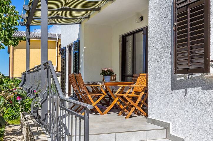 Entire apartment, Neu renovierte Ferienwohnung mit Klima, WLAN, Haustiere erlaubt, Terrasse und Grill in Pula-Medulin, Pula